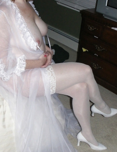 More of my favorite pantyhose pics.