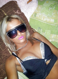 Hot 4 by petra