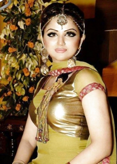 HORNY PAKI SLUT HUDA