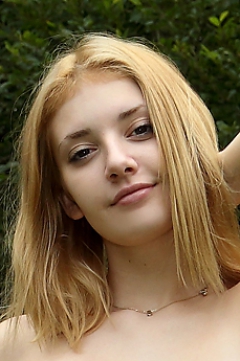 MiaCrown1996