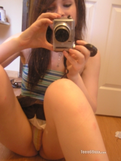 SELFIES TEEN NUDES 2