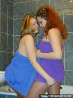 Pantyhose lesbian girls lick pussy in bathroom