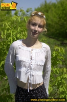 Teen girl looks for safe outdoor pissing