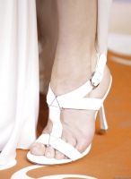 Everybody move your feet - rose McGowan