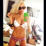 Courtney Argue (american singer) Instagram photos