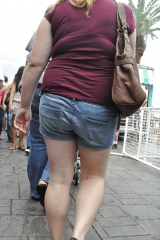 Chubby MILF At Food Truck Wars