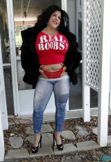 Busty MILFS 39