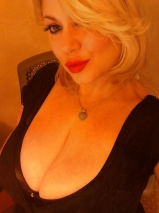 Busty MILFS 39