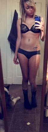 Is there a doctor in the house? - trainee doctor naked selfi