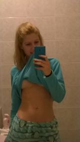 19 yo italian amateur whastapp selfies