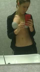 19 yo italian amateur whastapp selfies