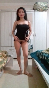 Sheraine Pornstar Hot Pose In Black Dress