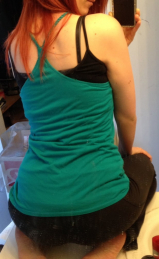 Amateur Naked Teen Shows Her Pussy (1)