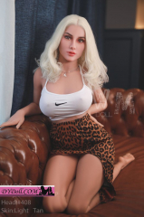 Hot Blonde Sexy Mature girl with cute face