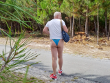 Il fait chaud alors j enleve ma culotte sur la route