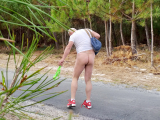 Il fait chaud alors j enleve ma culotte sur la route