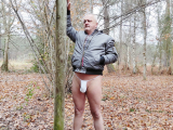 Je fais la salope dans les bois