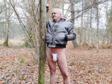 Je fais la salope dans les bois