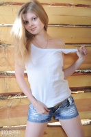 Gorgeous nude teenie