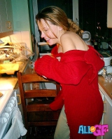 Young girlfriend nude on