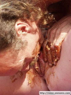 Cake on the bodies - N