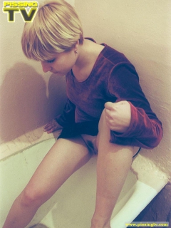 Blonde bathroom pissing whim - N