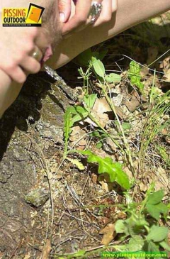 Shameless teen girl peeing - N