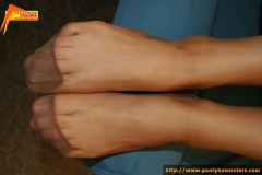 Pantyhosed teen sucking dick - N