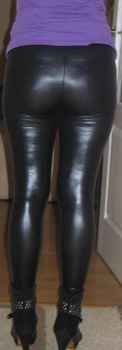 my ass in latex leggins - N