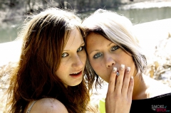 Two smoking amateurs play - N