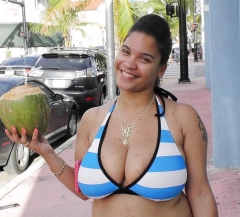 Busty women 214 (Bikini special) - N