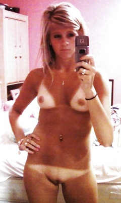 BEAUTIFUL TEEN SELF-SHOOTERS - N