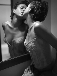 Perfect Storm - Beautiful Women See Themselves In The Mirror - N