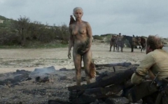 Naked Emilia Clarke (Daenerys) - N