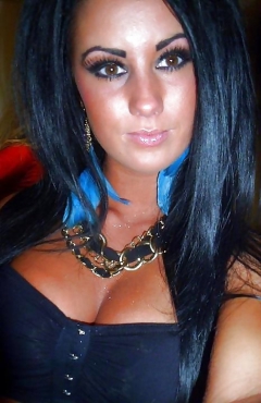 Slut brunette - N