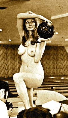 Vintage nude bowling - N