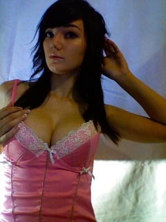 HOT EMO BEAUTY - N