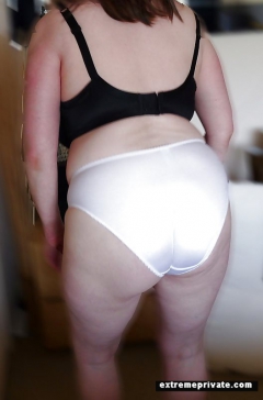 Sexy BBW Moms sneaky spied at home - N