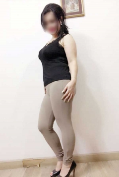 College Girls Escorts - N