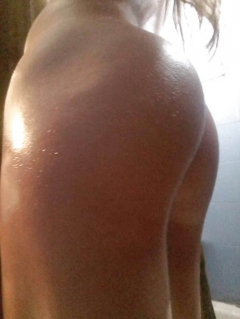 Latina teen with a curvy body - she loves a sly picture or t - N