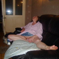 Mothers suprised by the camera during intimate moments - N