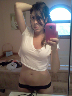 USA woman boobs pussy selfie - N