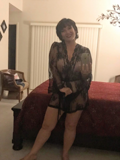 Gorgeous Amateur Mature Cocksucker Black Lingerie Photo Shoo - N