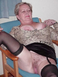 granny shows pussy - N