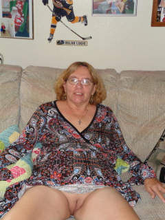 granny shows pussy - N