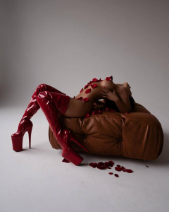 Body eroticism - N