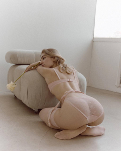 Body eroticism - N