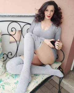 Mature and sexy - N