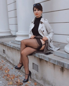 Mature and sexy - N