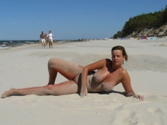 Beachy Babes 3 - N